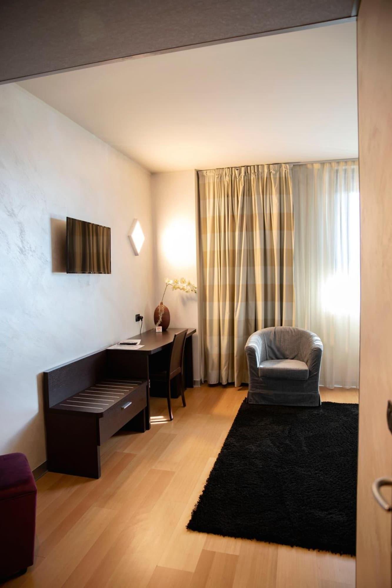 Castagnito Castahotel מראה חיצוני תמונה