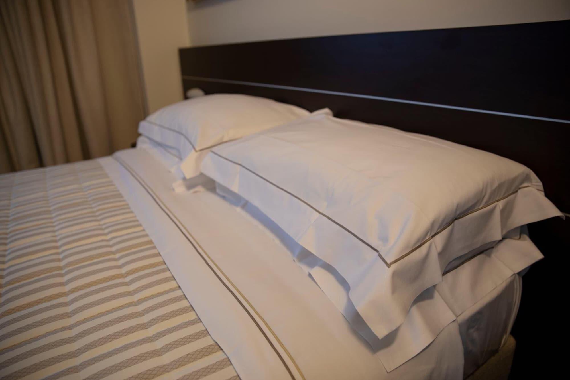 Castagnito Castahotel מראה חיצוני תמונה