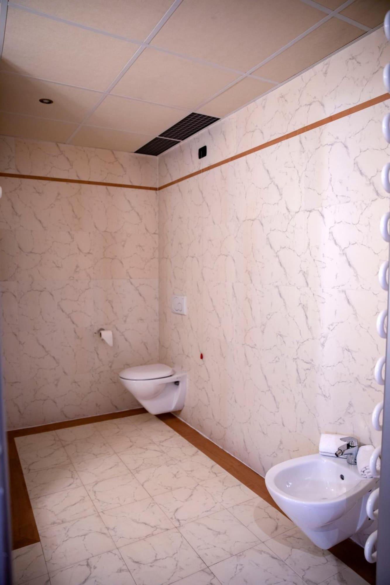 Castagnito Castahotel מראה חיצוני תמונה