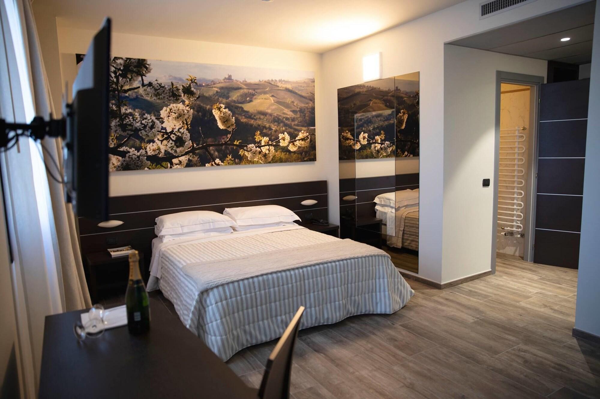 Castagnito Castahotel מראה חיצוני תמונה