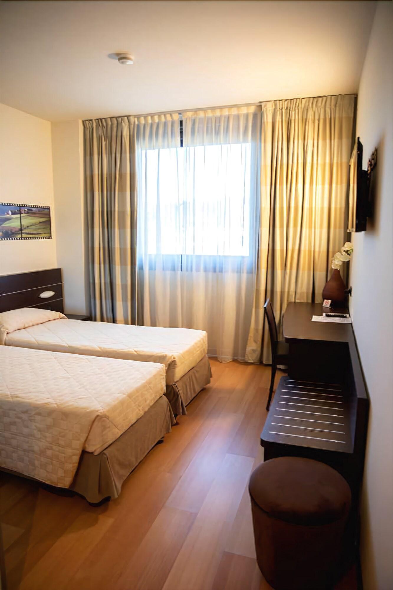 Castagnito Castahotel מראה חיצוני תמונה